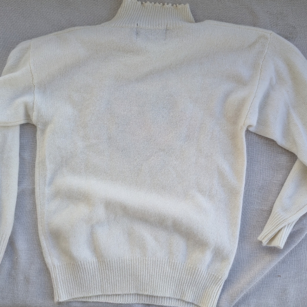 Vintage Woodstock by Bernard Lambswool Angora White Sweater Size 36 / Medium - Picture 6 of 7